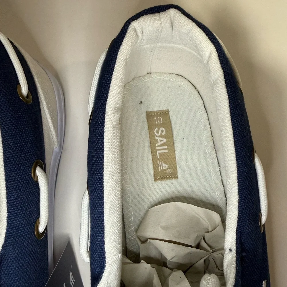 SAIL - Stylish Men's White and Navy Boat Shoes